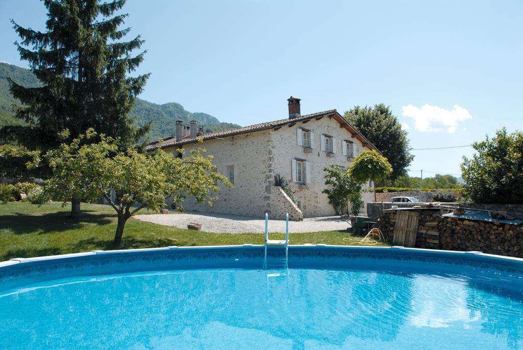 L'Estapade Des Tourelons Bed & Breakfast Saint-Jean-en-Royans Exterior photo