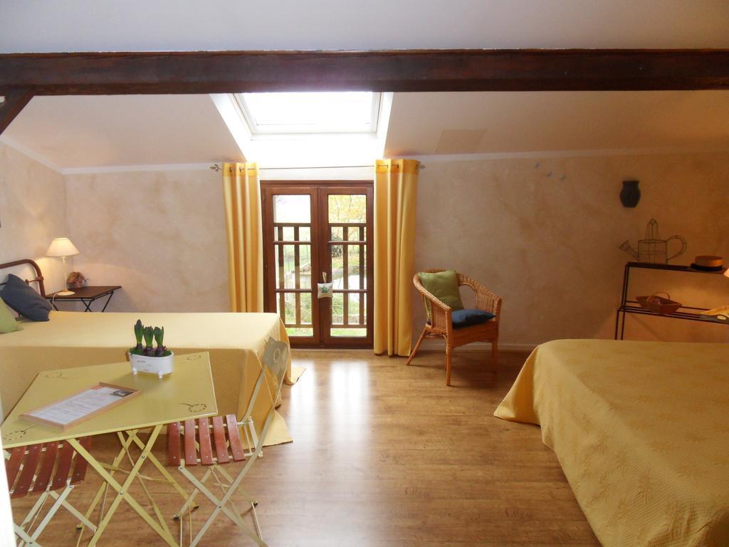 L'Estapade Des Tourelons Bed & Breakfast Saint-Jean-en-Royans Room photo